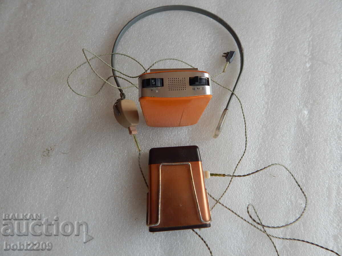 Two hearing aids and accessories for them Two hearing aids and accessories for them