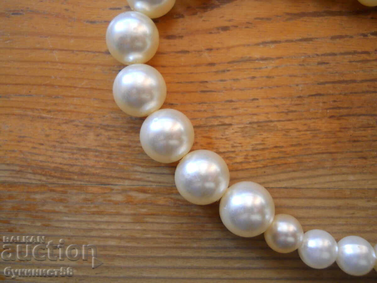 Гердан от перли с цена € 12.78 | 25.00 лв.