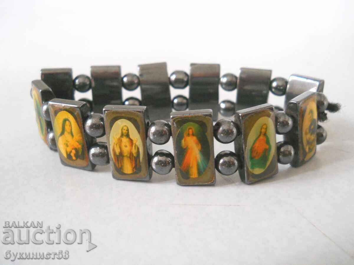 Χειροποίητη γκριβνά με ορθόδοξες εικόνες με τιμή € 10.23 | 20.01 BGN Χειροποίητη γκριβνά με ορθόδοξες εικόνες με τιμή € 10.23 | 20.01 BGN