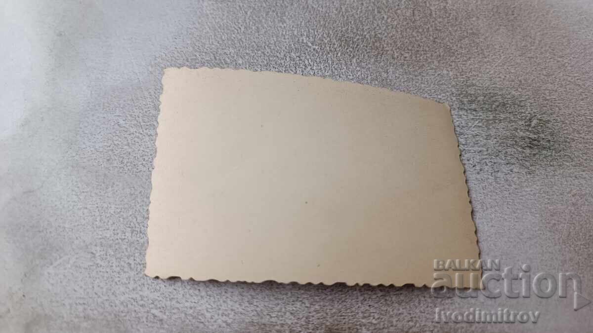 Снимка Млада жена на скала над морето с цена € 0.84 | 1.64 лв. Снимка Млада жена на скала над морето с цена € 0.84 | 1.64 лв.