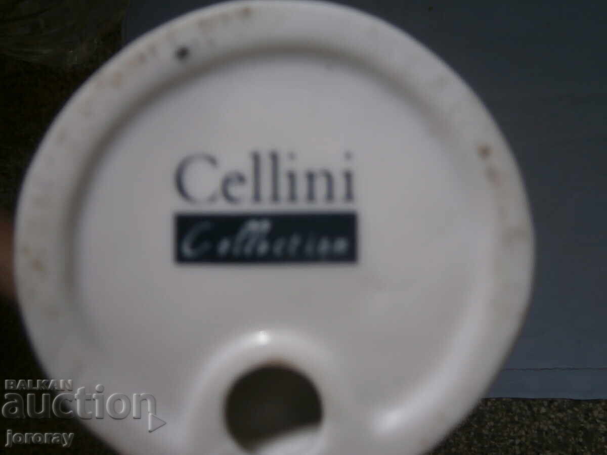 Livrarea Figurină din porțelan marca Cellini 27cm