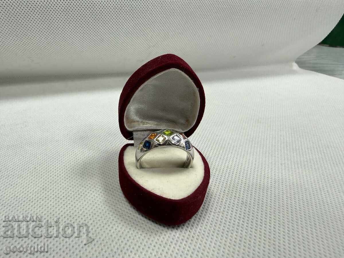 Аукцион Сребърен пръстен с полускъпоценни камъни. №7765