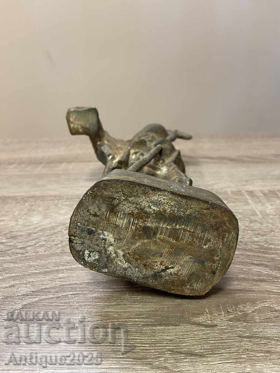 Доставка на Винтидж чугунена статуетка „Страж / Работник с алебарда“, XX Доставка на Винтидж чугунена статуетка „Страж / Работник с алебарда“, XX