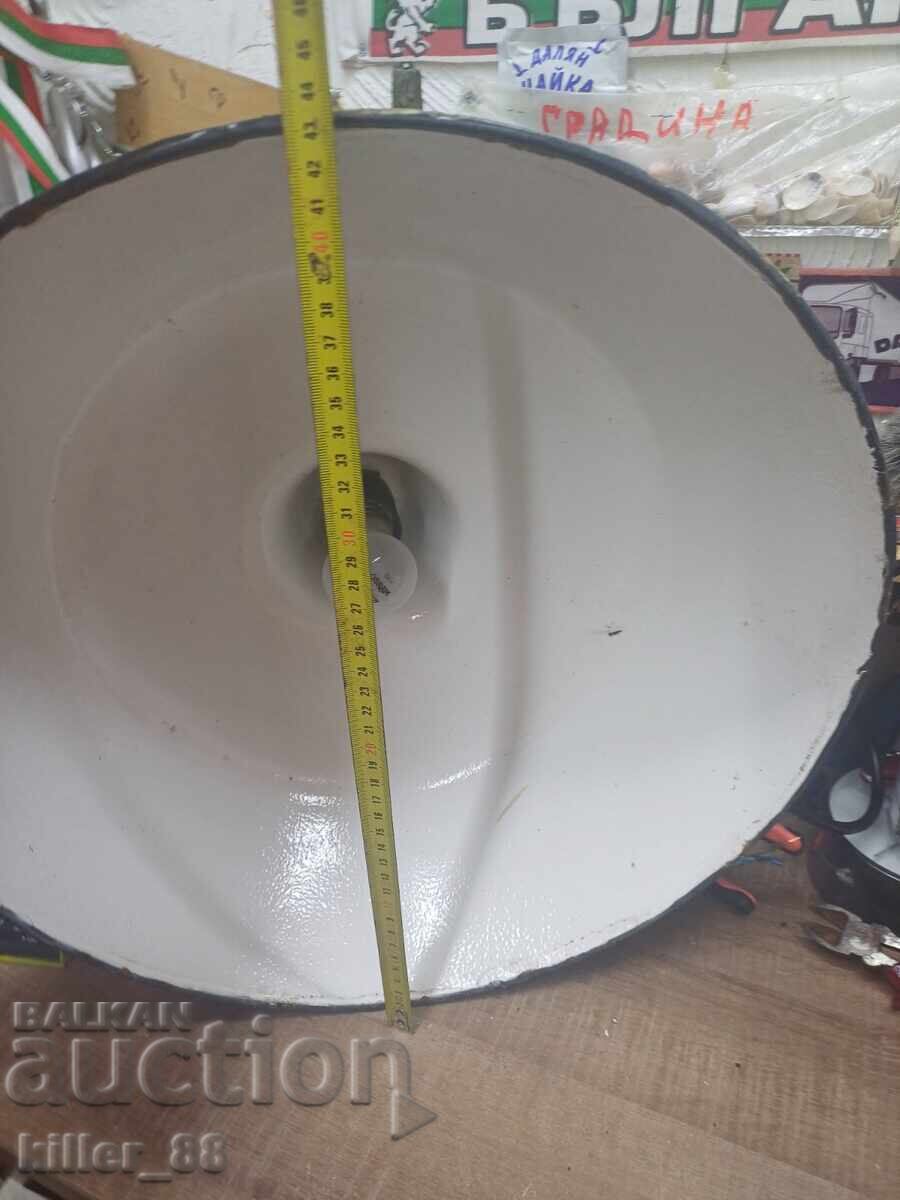 Livrarea Lampă emailată veche funcțională