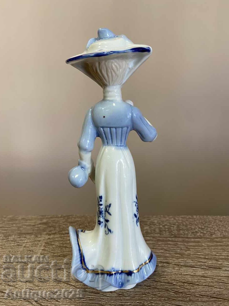 Statuetă de porțelan vintage „Doamnă în rochie albastră”, Europa cu preț € 15.34 | 30.00 BGN
