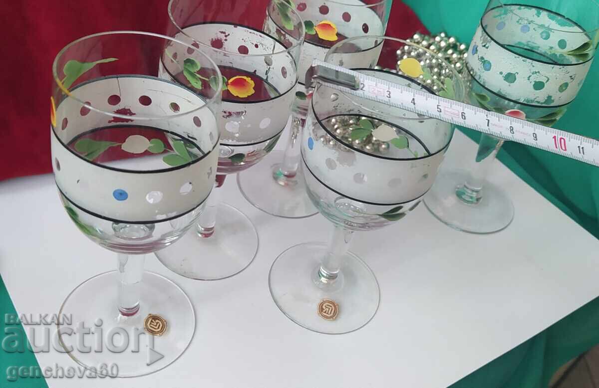 Auction Hand-painted stemmed glasses Auction Hand-painted stemmed glasses