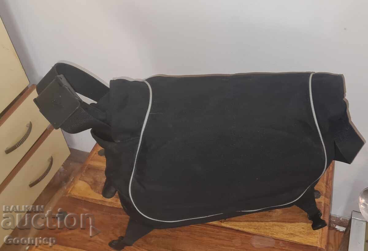 Vintage Crumpler Seater15 2001/2003 με τιμή € 61.36 | 120.01 BGN Vintage Crumpler Seater15 2001/2003 με τιμή € 61.36 | 120.01 BGN