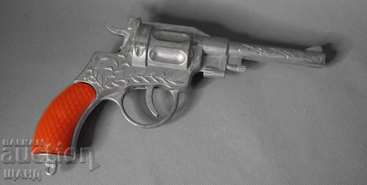 Стара Руска Метална играчка кабсен пистолет револвер с кутия с цена € 7.80 | 15.26 лв.