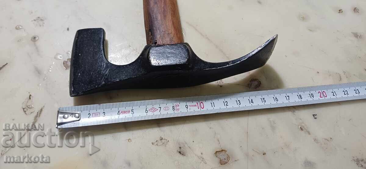 Доставка на стара туристическа брадвичка тип еделвайс.**