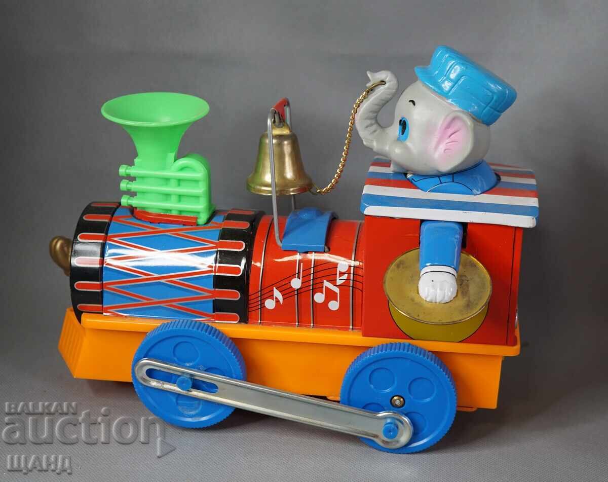 Vechi trenuleț locomotivă japonez de jucărie muzicală cu Elefant cu preț € 18.07 | 35.34 BGN