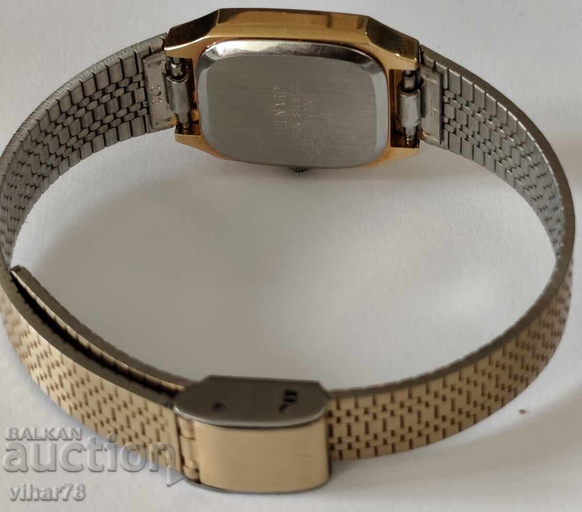 WOMEN'S QUARTZ WATCH - 6