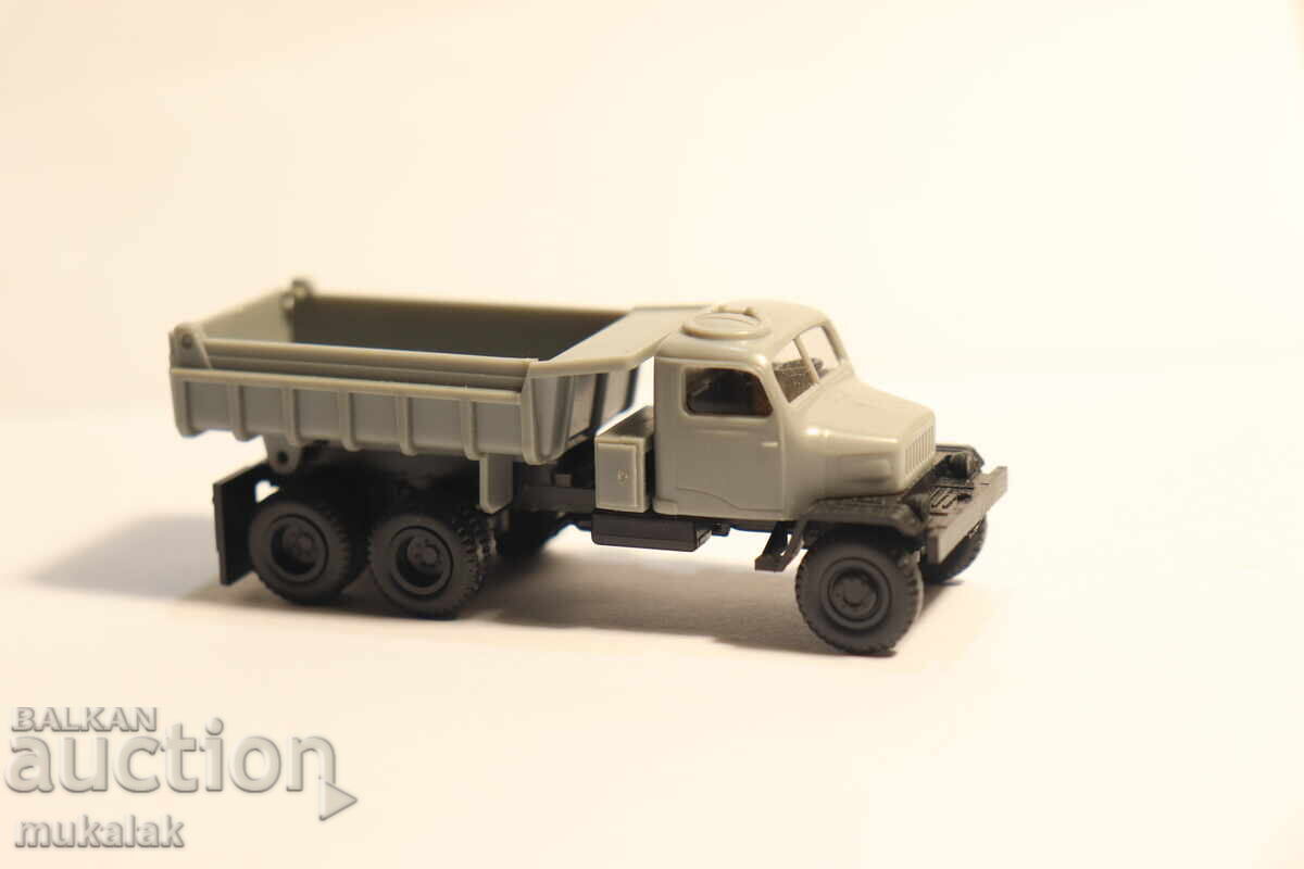 Delivery of IGRA?? 1/87 H0 TATRA?? DUMP TRUCK MODEL