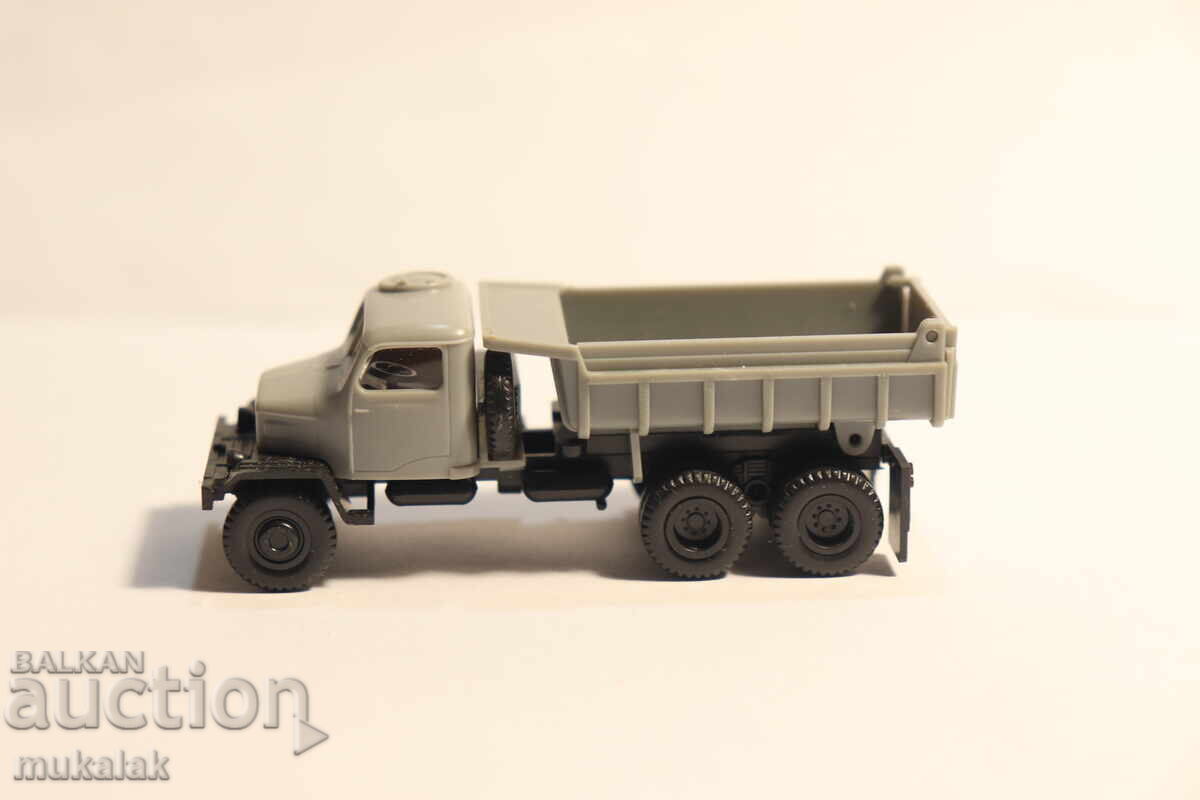 IGRA?? 1/87 H0 TATRA?? DUMP TRUCK MODEL