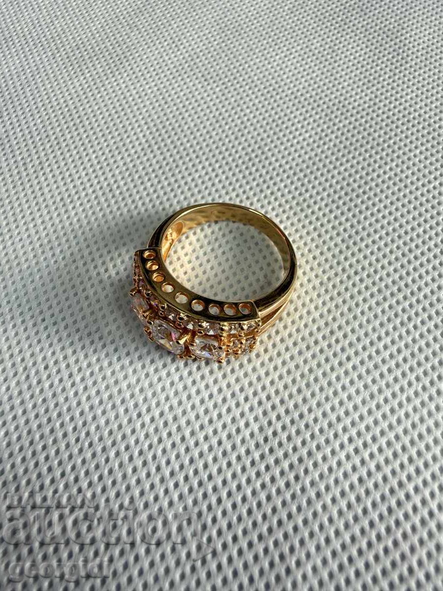 Inel de argint de designer cu aurire și pietre. №7775 cu preț € 43.46 | 85.00 BGN