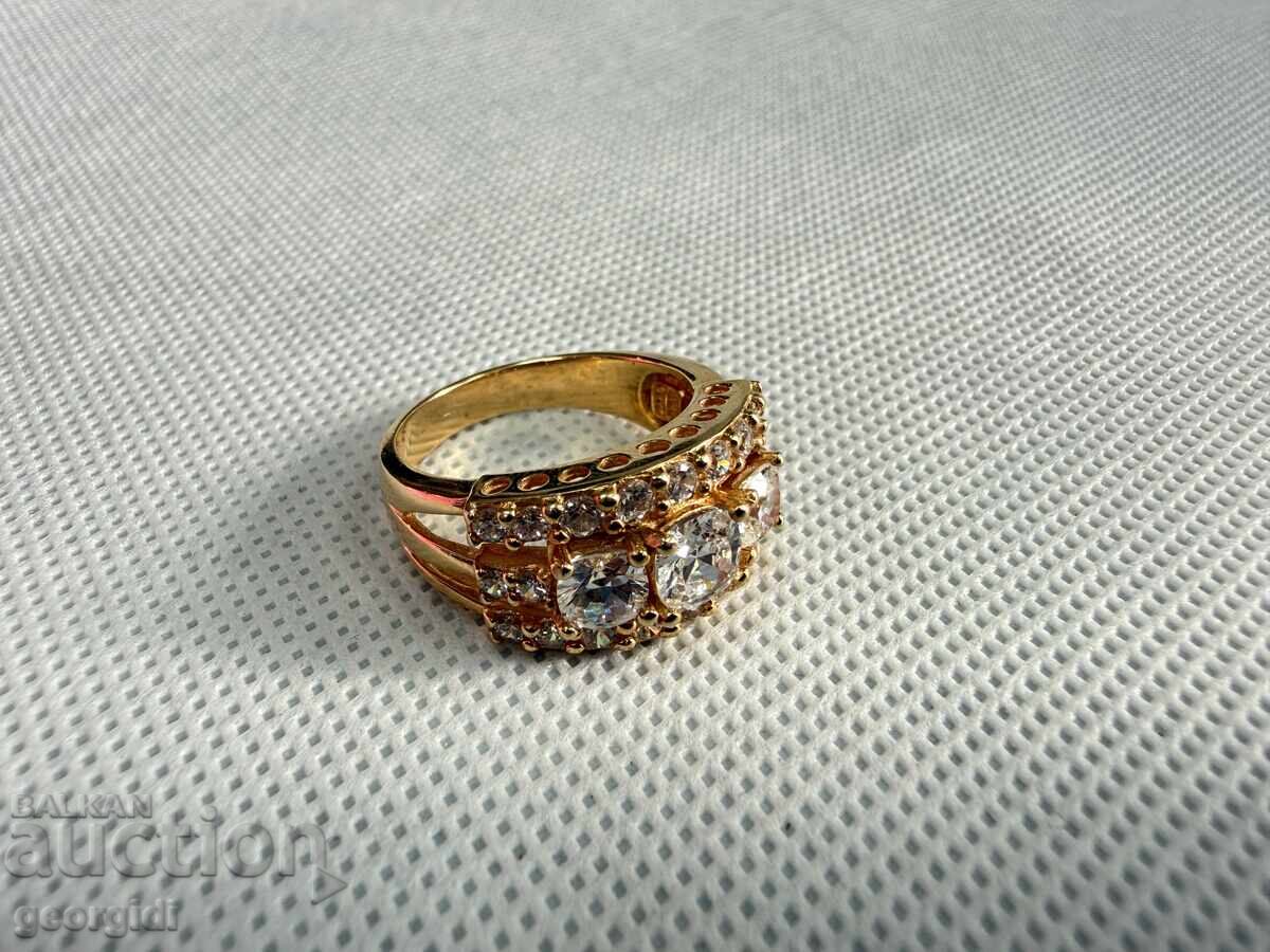 Livrarea Inel de argint de designer cu aurire și pietre. №7775