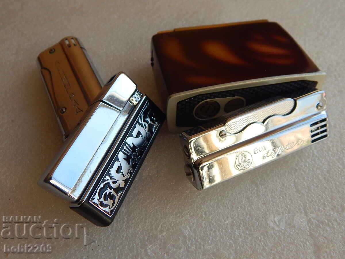 Licitație Lot de 4 brichete vechi pe benzină / gaz în stare excelentă Licitație Lot de 4 brichete vechi pe benzină / gaz în stare excelentă