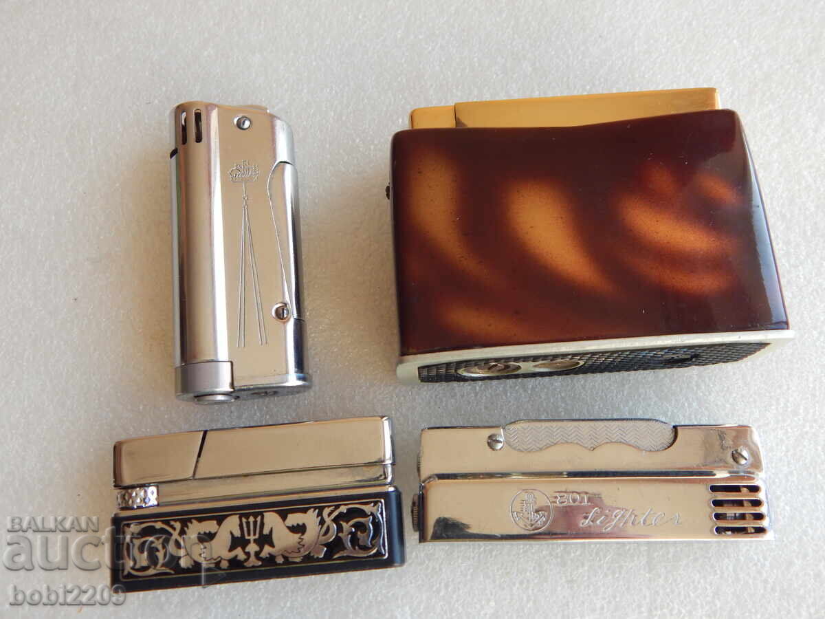 Lot de 4 brichete vechi pe benzină / gaz în stare excelentă Lot de 4 brichete vechi pe benzină / gaz în stare excelentă