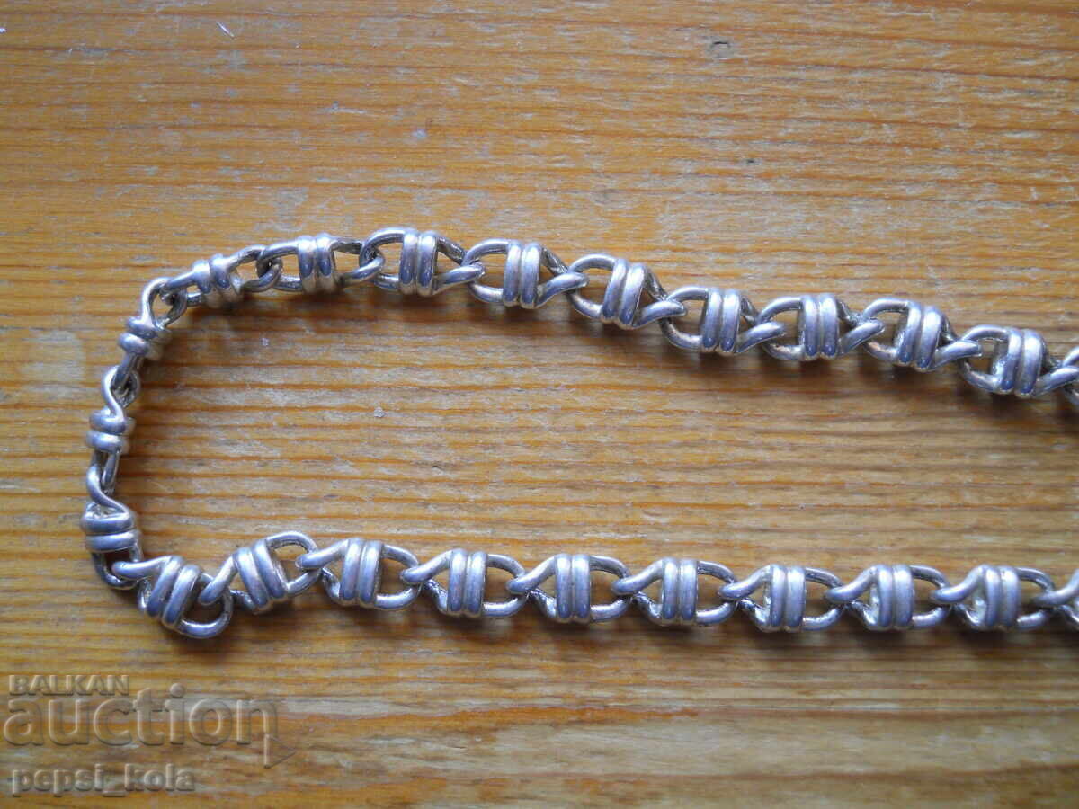 Lanț masiv, argintat gros cu preț € 15.34 | 30.00 BGN Lanț masiv, argintat gros cu preț € 15.34 | 30.00 BGN