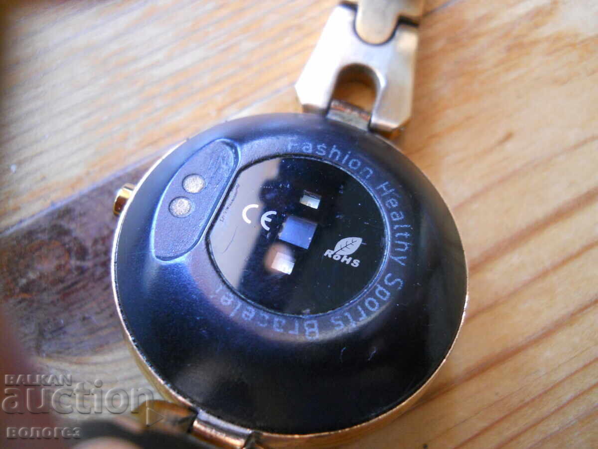 Delivery of Women's Smartwatch AK15