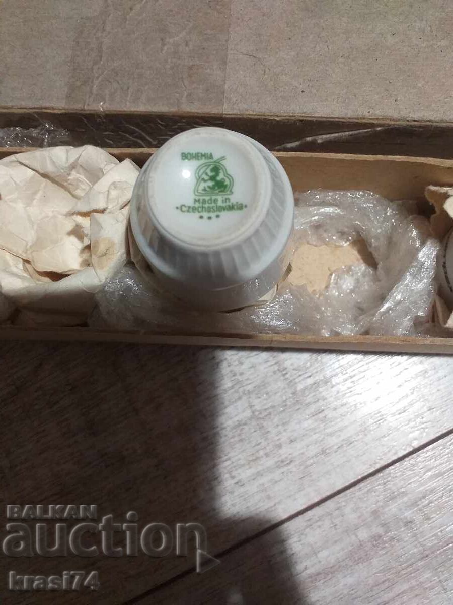 Δημοπρασία Μικρά επιχρυσωμένα φλιτζάνια