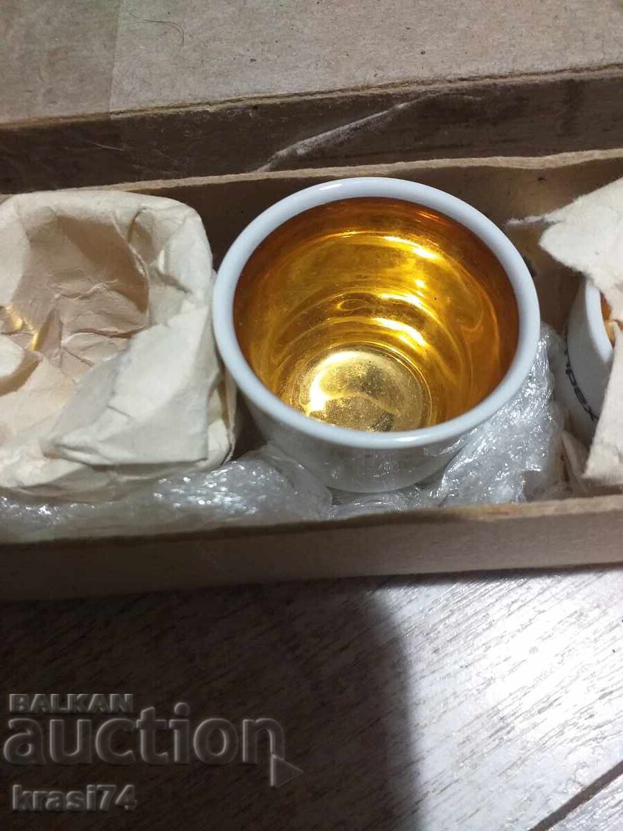 Παράδοση Μικρά επιχρυσωμένα φλιτζάνια