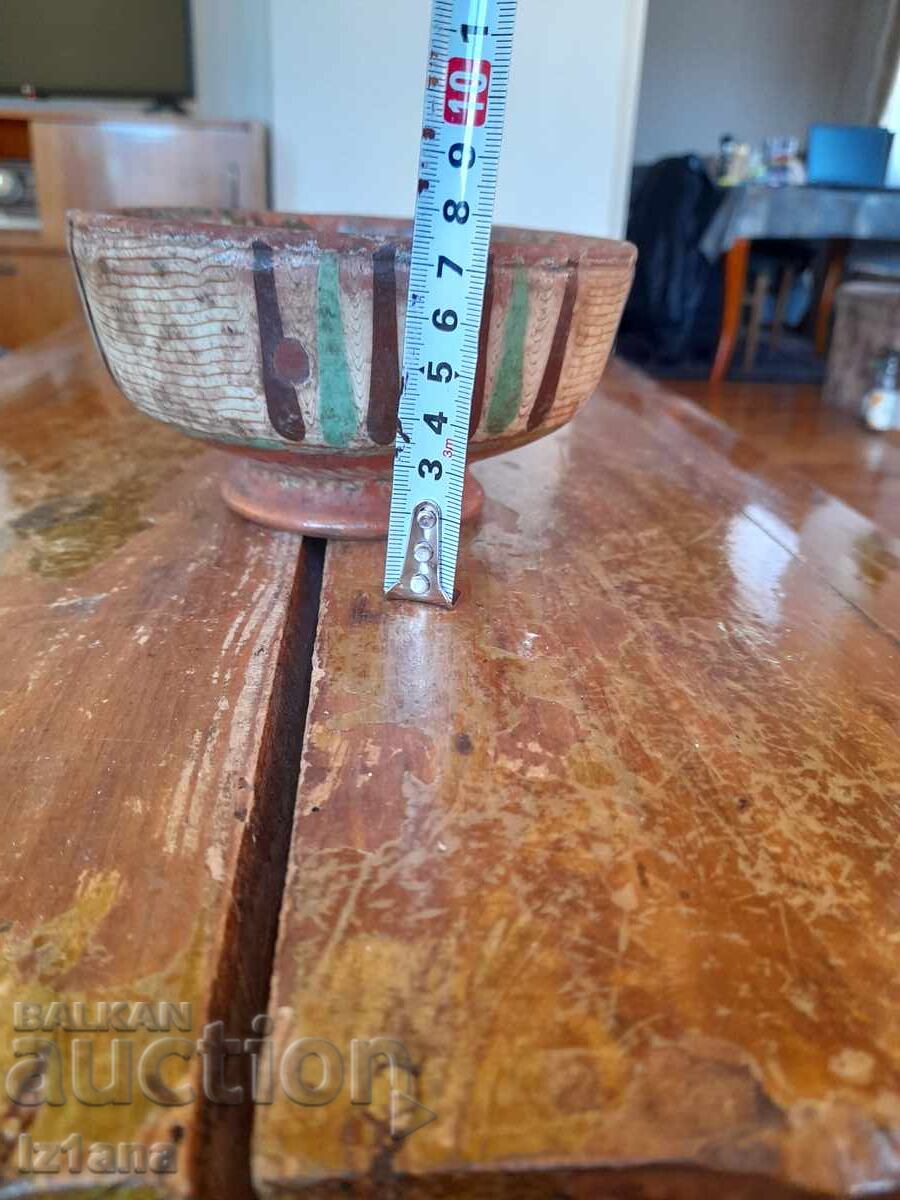 Livrarea Oală veche din ceramică Livrarea Oală veche din ceramică