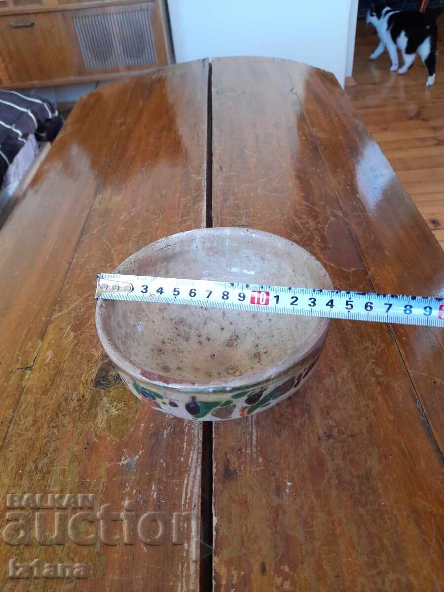 Livrarea Oală veche din ceramică Livrarea Oală veche din ceramică