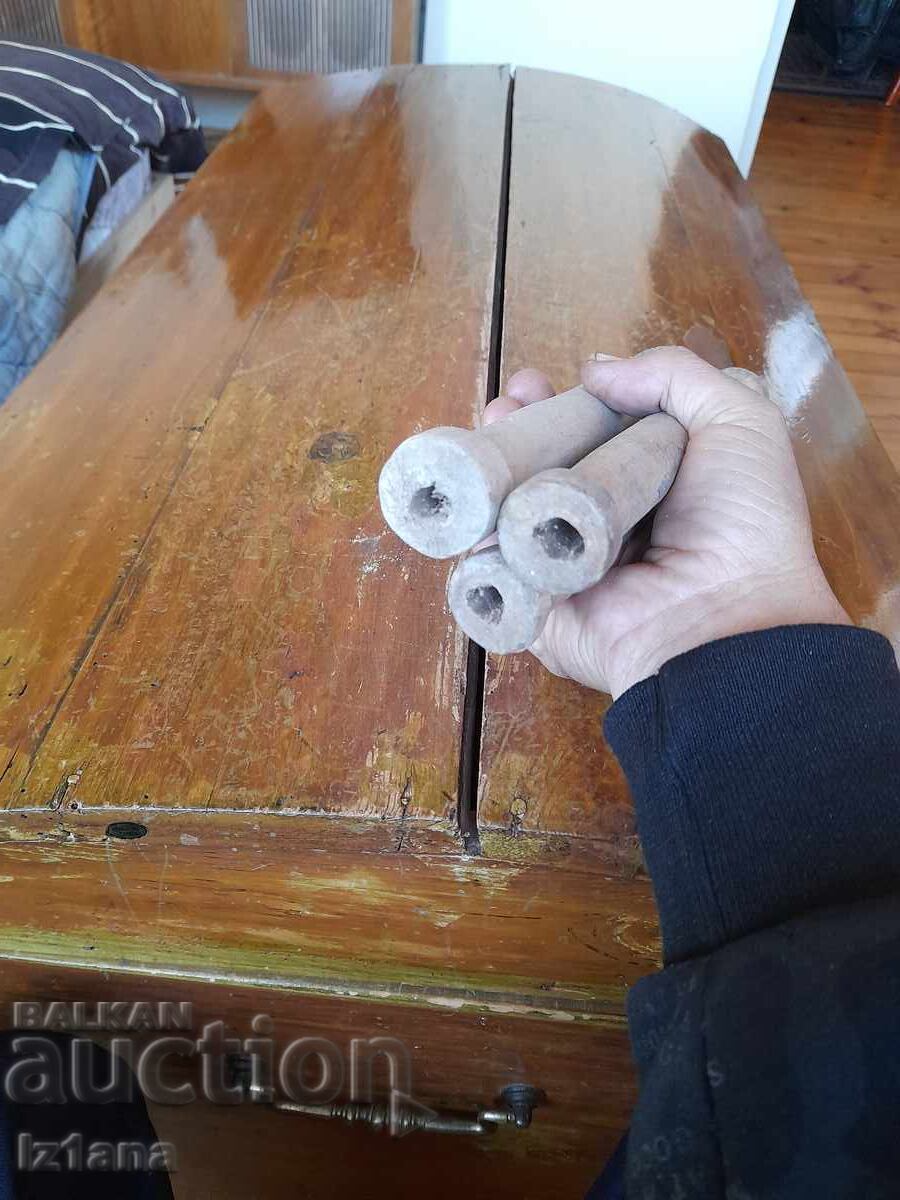 Delivery of Old wooden spools