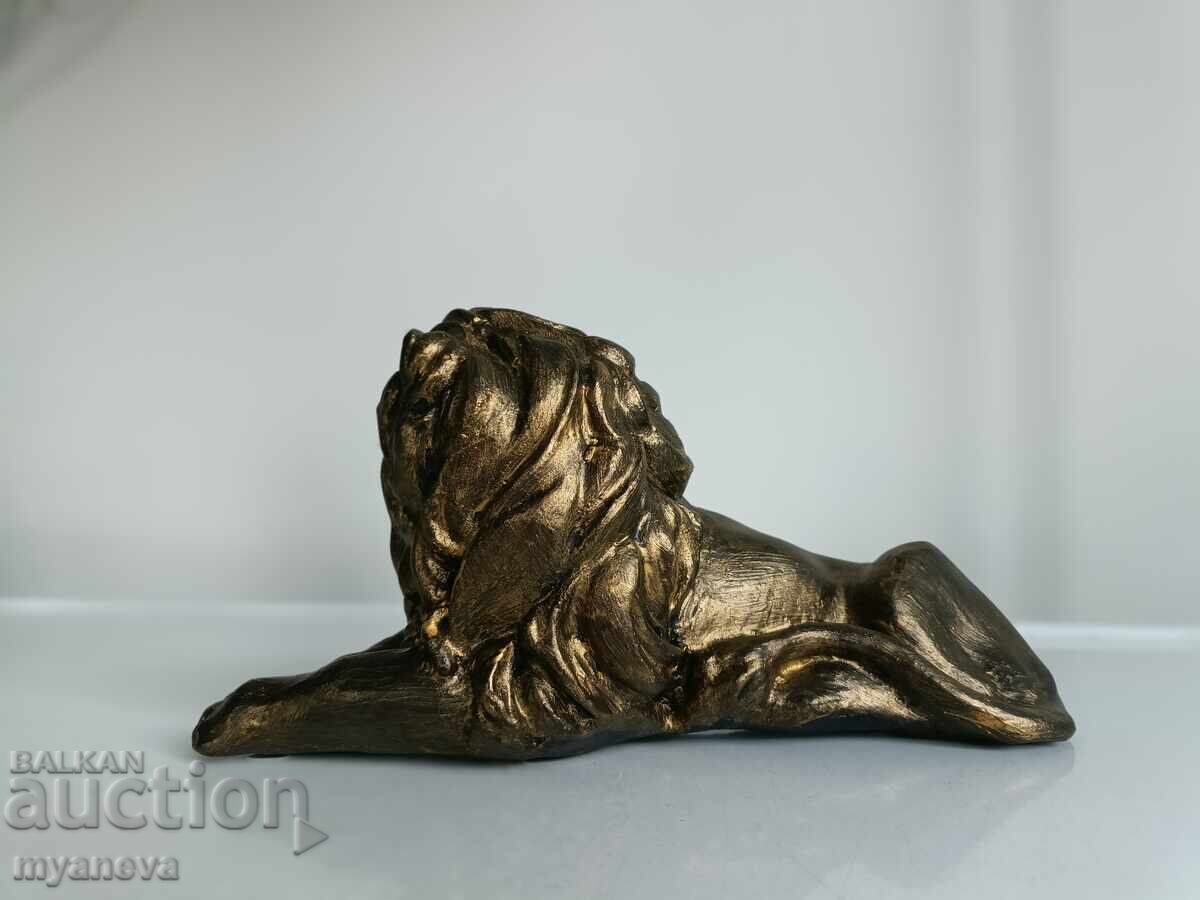 Аукцион Статуетка на лъв , символ на мощ, сила, гордост и успех .