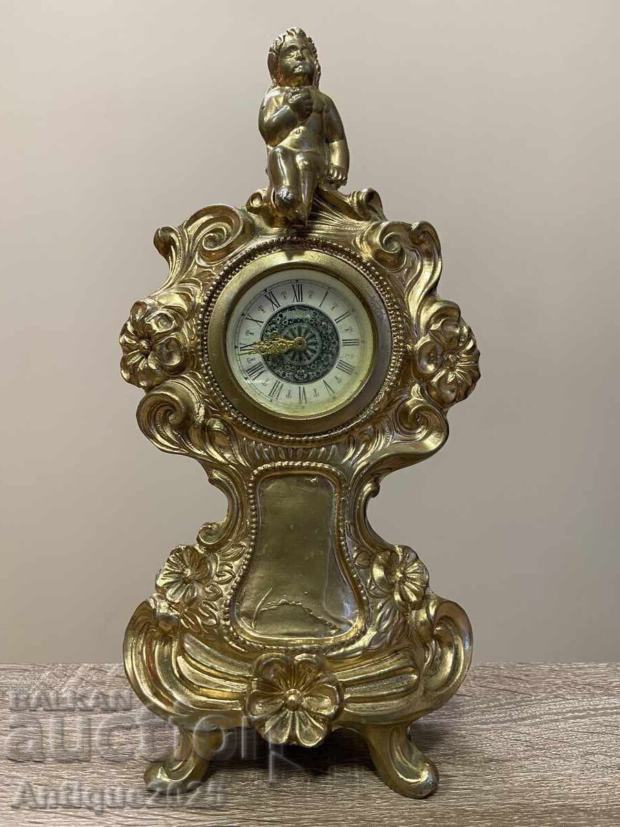 Ceas vintage cu figură de putti (amor), mecanic