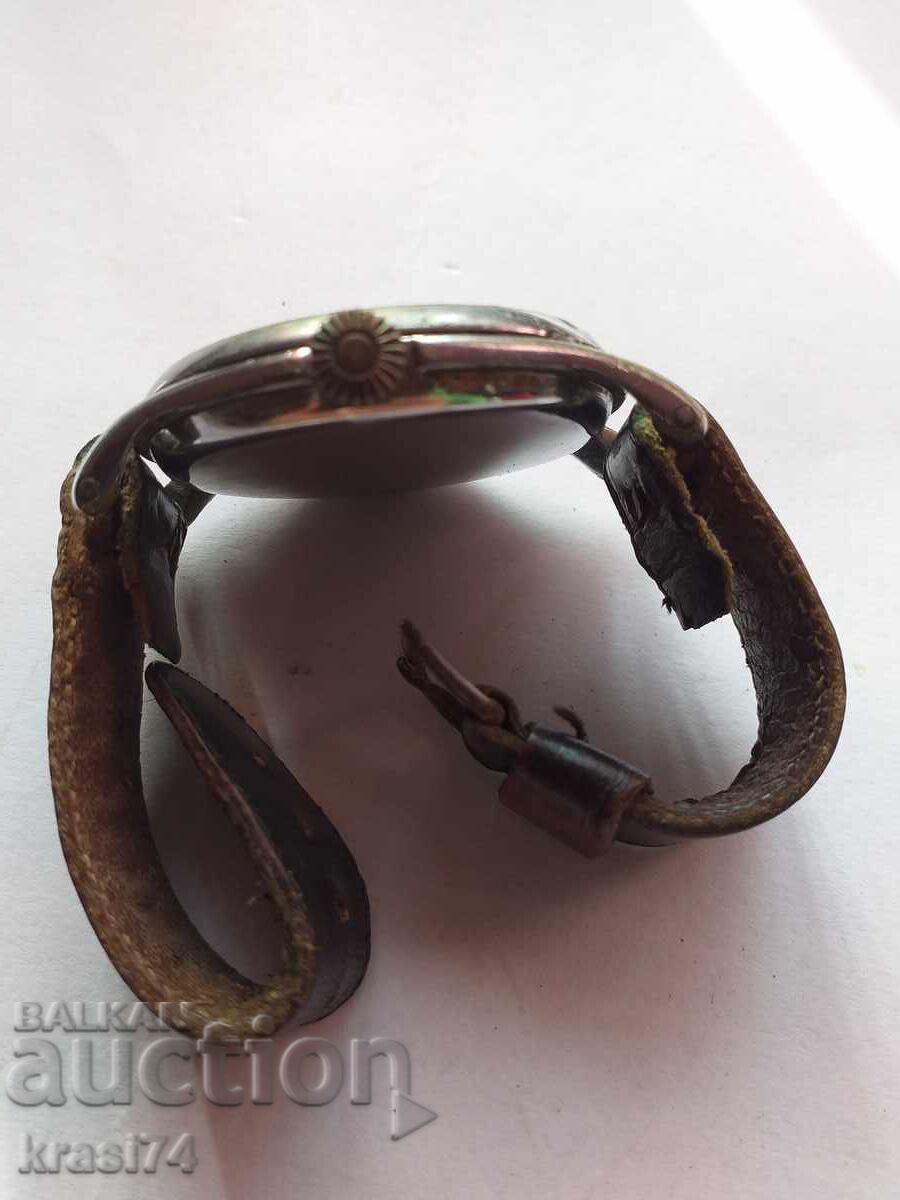 Часовник с цена € 15.34 | 30.00 лв. Часовник с цена € 15.34 | 30.00 лв.