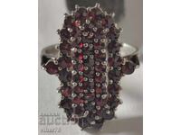 STAR LADIES SILVER RING WITH GARNETS