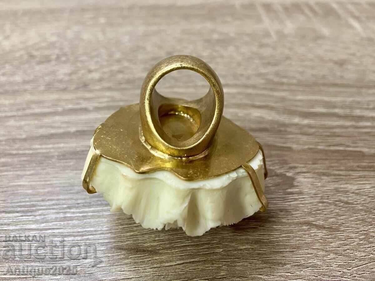 Livrarea Inel masiv cu floare mare de garoafă, metal, mărime 16 Livrarea Inel masiv cu floare mare de garoafă, metal, mărime 16