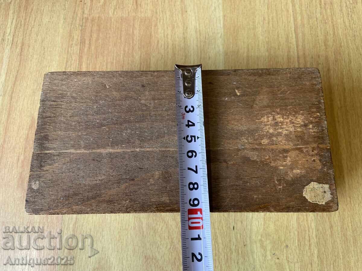 Antique wooden box with vibrant folk ornament - 7