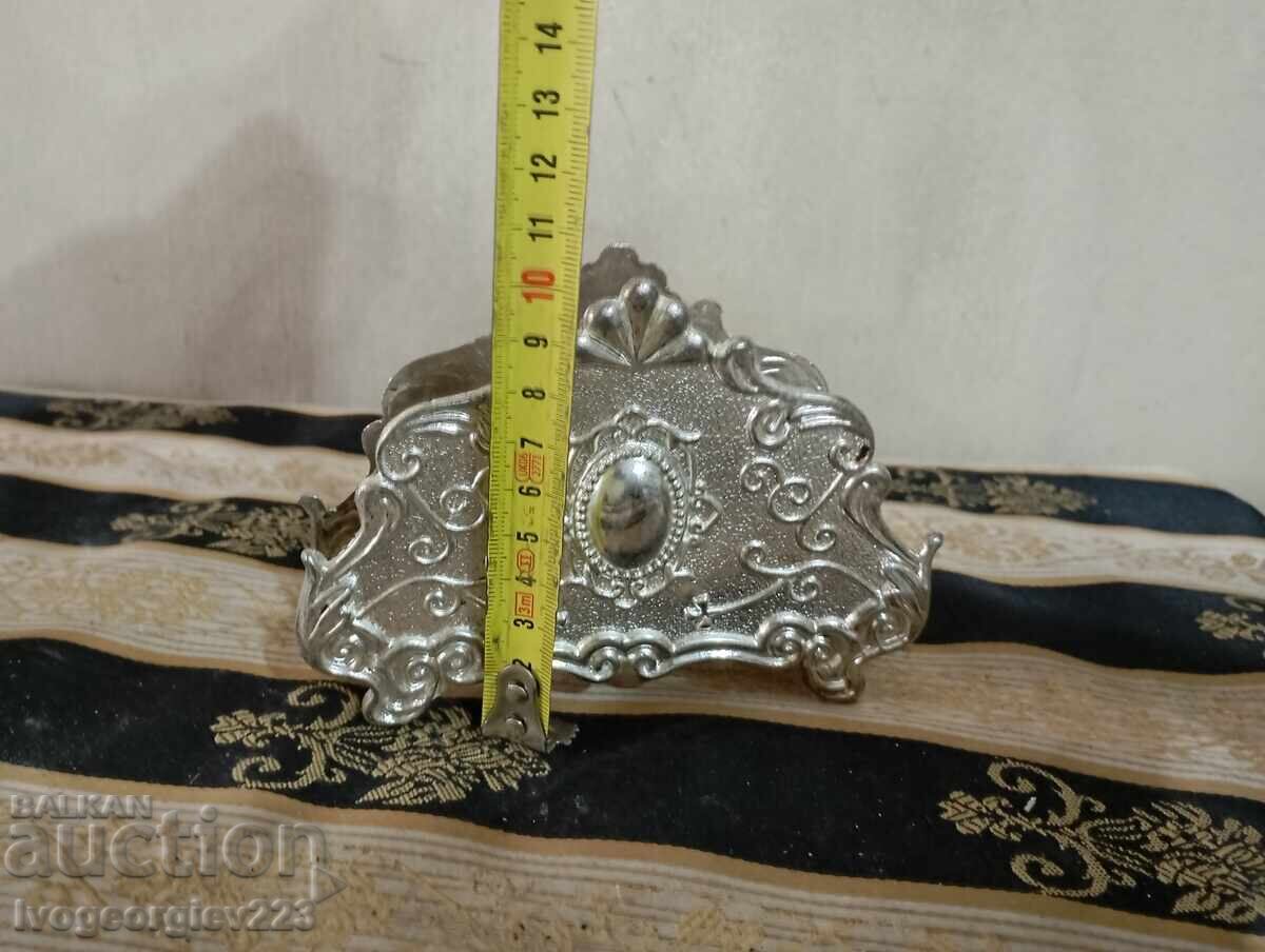 Auction  Silver-plated vintage napkin holder