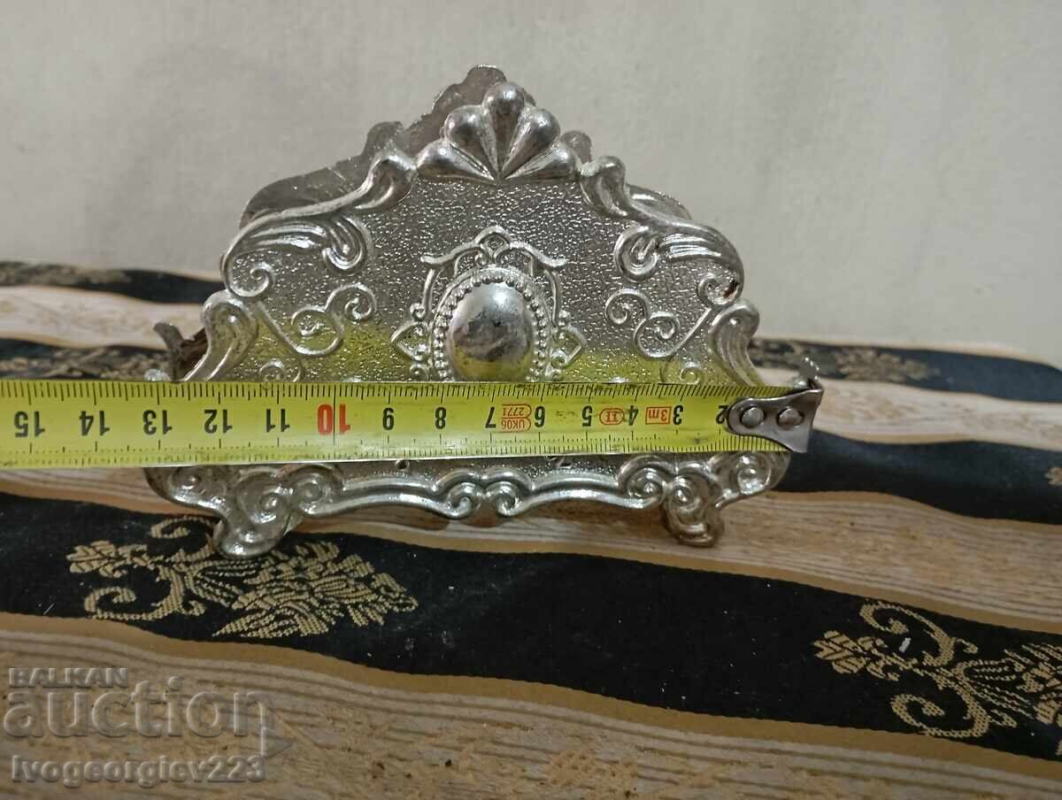 Delivery of Silver-plated vintage napkin holder