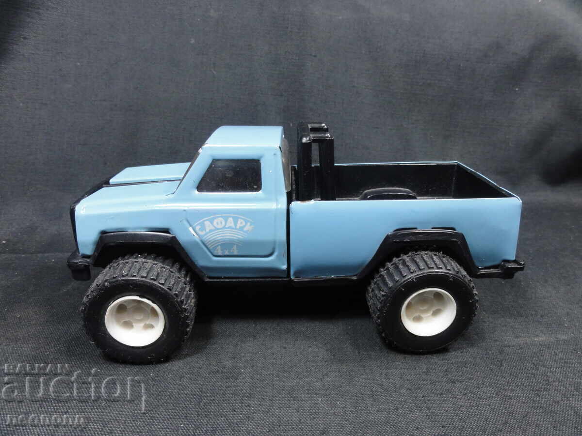 VECHE JUCĂRIE METALICĂ RETRO SOCIALISTĂ NRB PICKUP MIR RAZGRAD cu preț € 15.34 | 30.00 BGN VECHE JUCĂRIE METALICĂ RETRO SOCIALISTĂ NRB PICKUP MIR RAZGRAD cu preț € 15.34 | 30.00 BGN