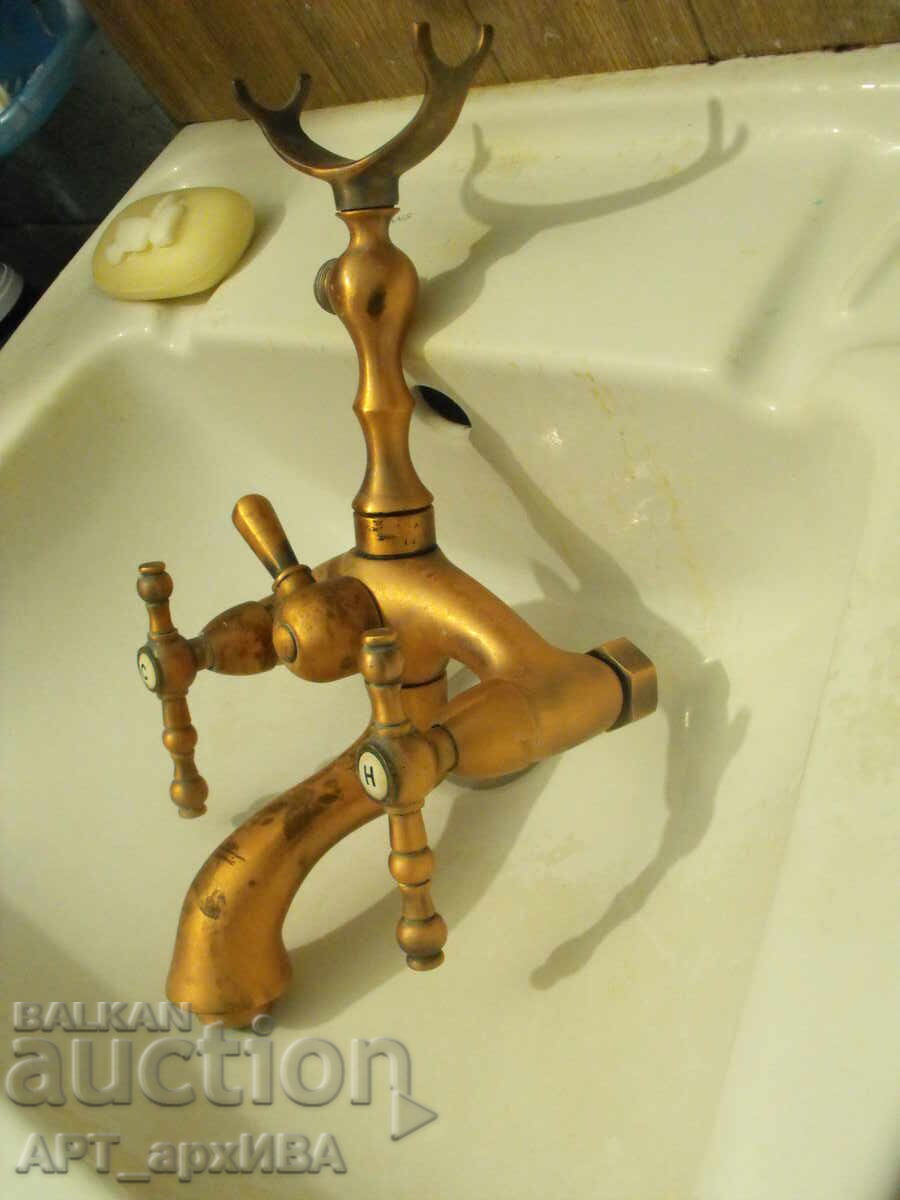 Auction  Faucet for sink, in the style of the 1920s