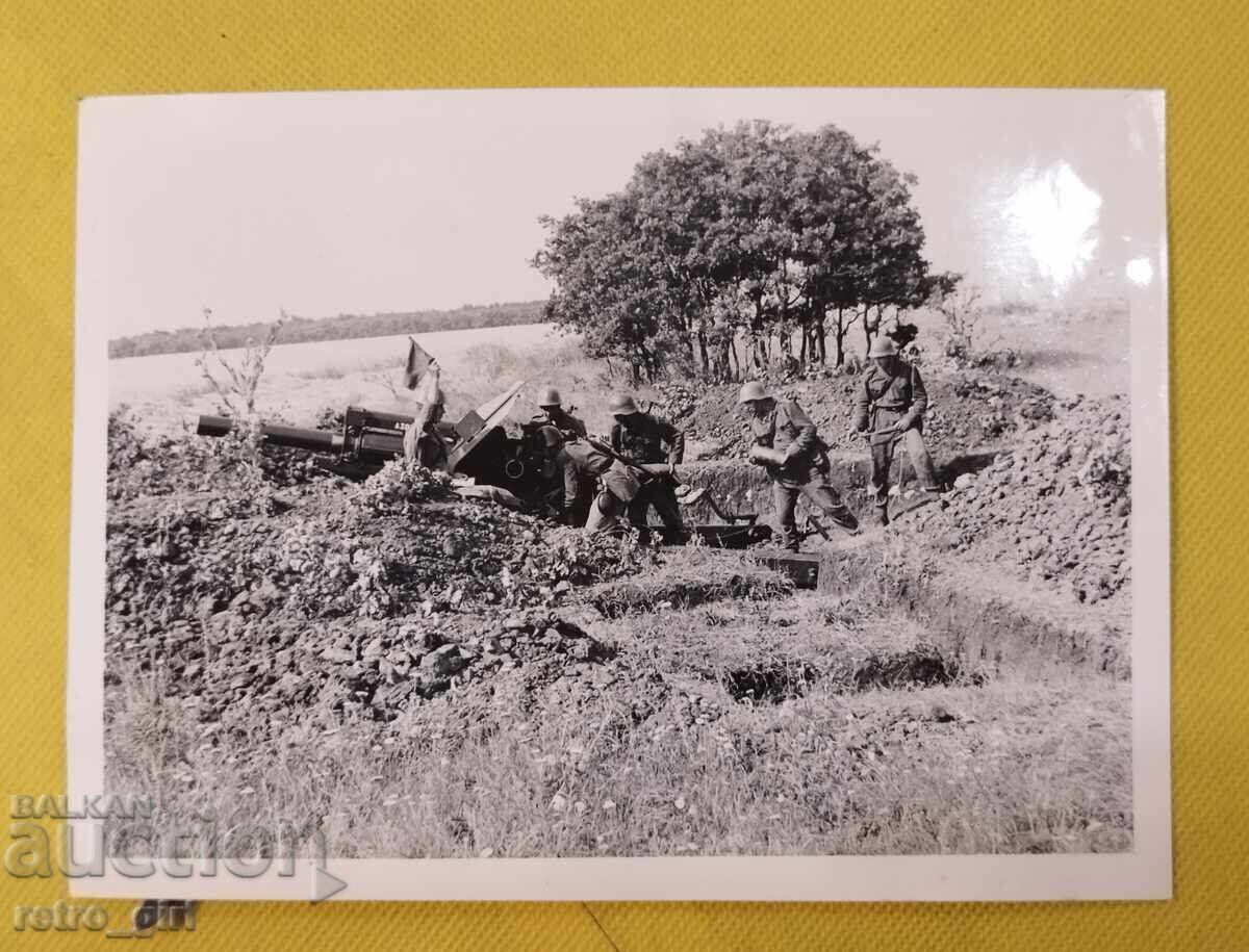 Стара военна снимка, БНА. Стара военна снимка, БНА.