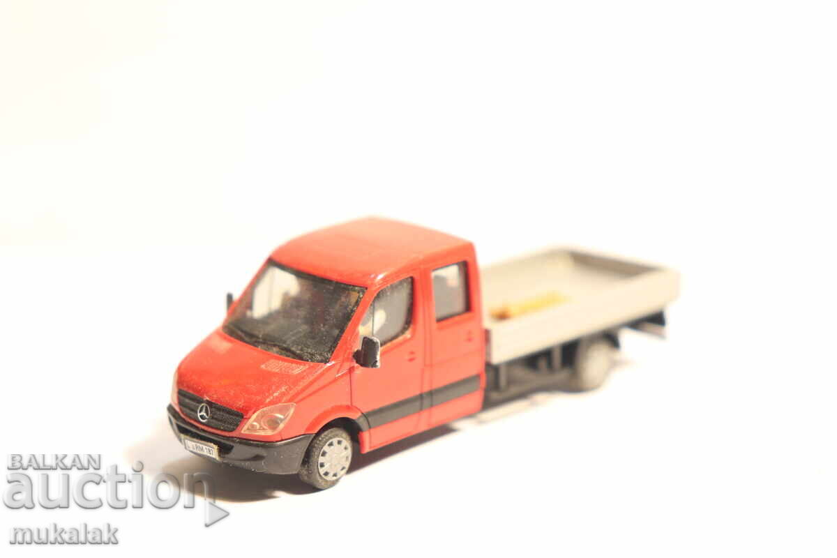 HERPA H0 1/87 MERCEDES SPRINTER MICROBUS TRUCK MODEL - 7 HERPA H0 1/87 MERCEDES SPRINTER MICROBUS TRUCK MODEL - 7