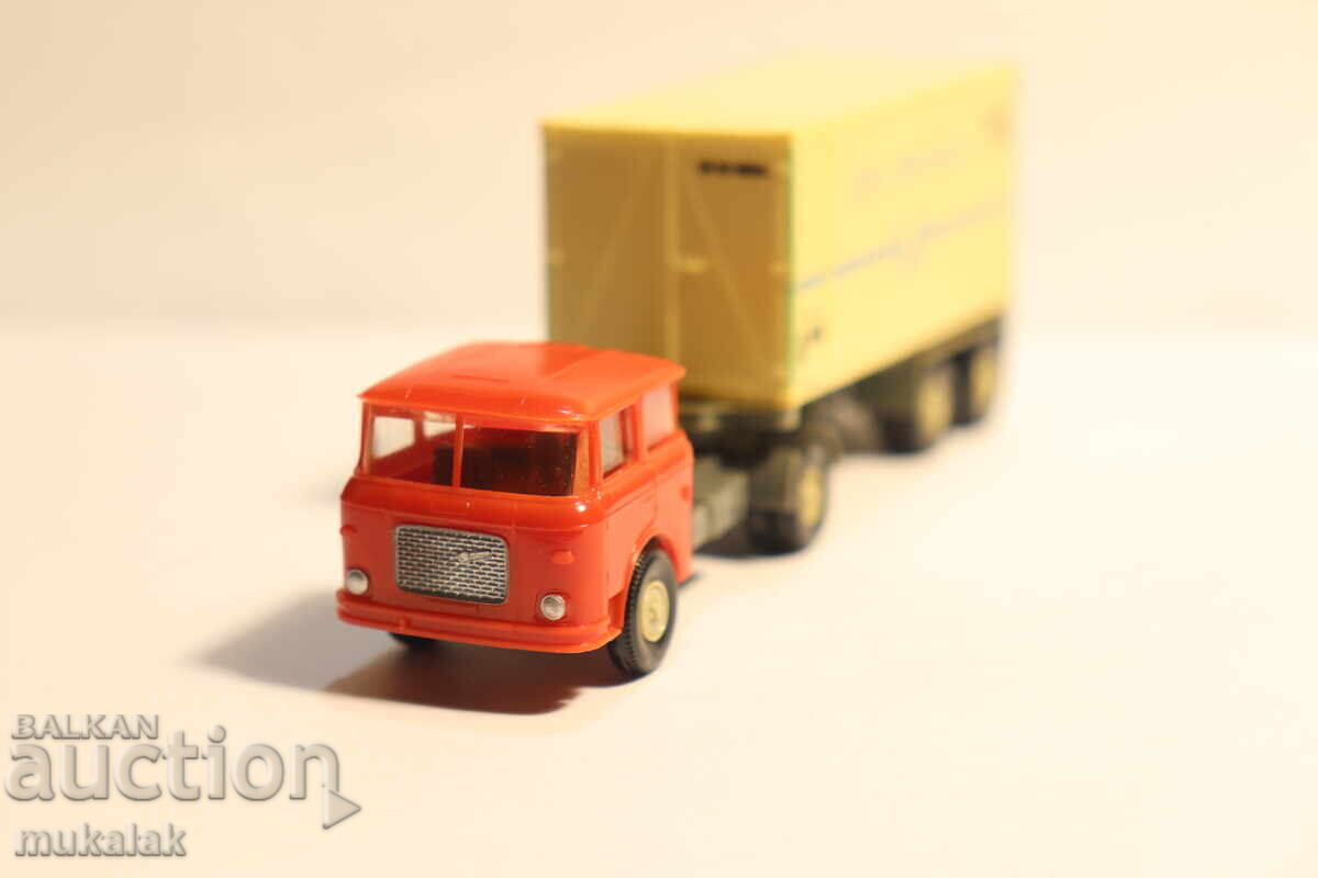 PREFO H0 1/87 SKODA MADARA MODEL MAȘINĂ CAMION cu preț € 12.78 | 25.00 BGN