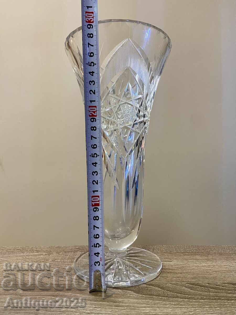 Vază mare de cristal cu șlefuire bogată fațetată, vintage cu preț € 25.56 | 49.99 BGN
