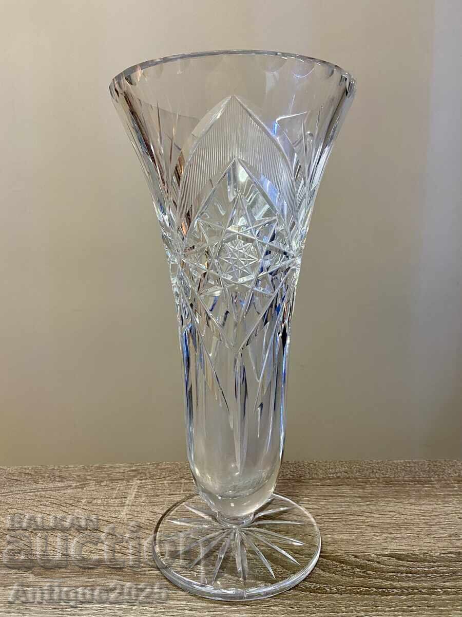 Vază mare de cristal cu șlefuire bogată fațetată, vintage