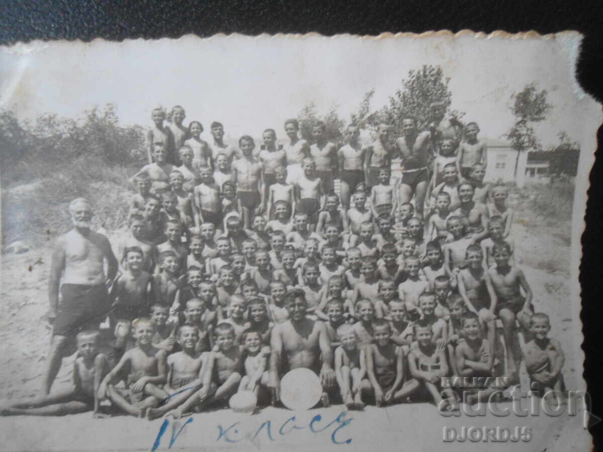 Old photo, Varna, 4th grade, The Beach, 1937