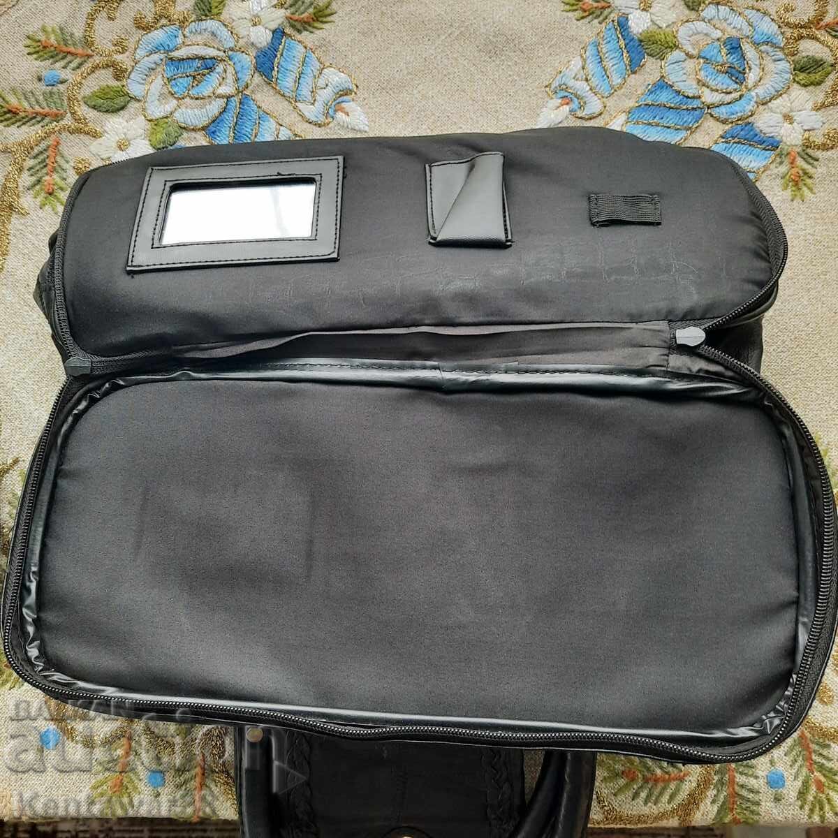 Livrarea Geantă de damă din piele "KANGAROO" - nouă