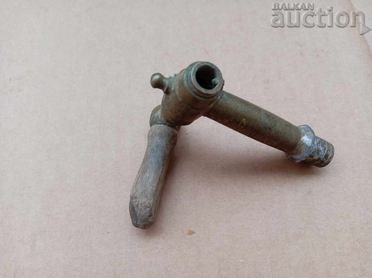 Доставка на старинен бронзов кран кранче