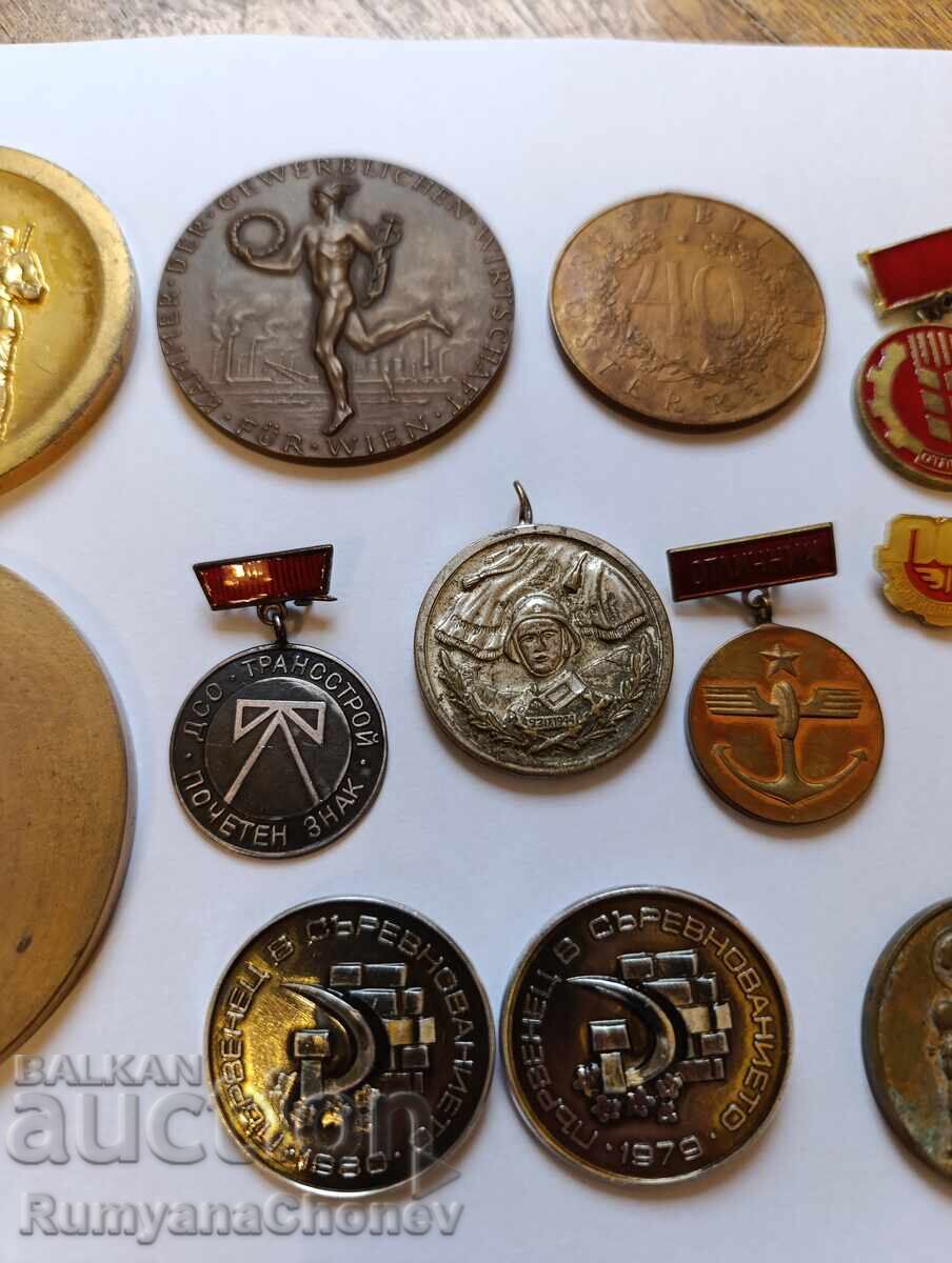 Licitație Lot insignii, semn, medalie