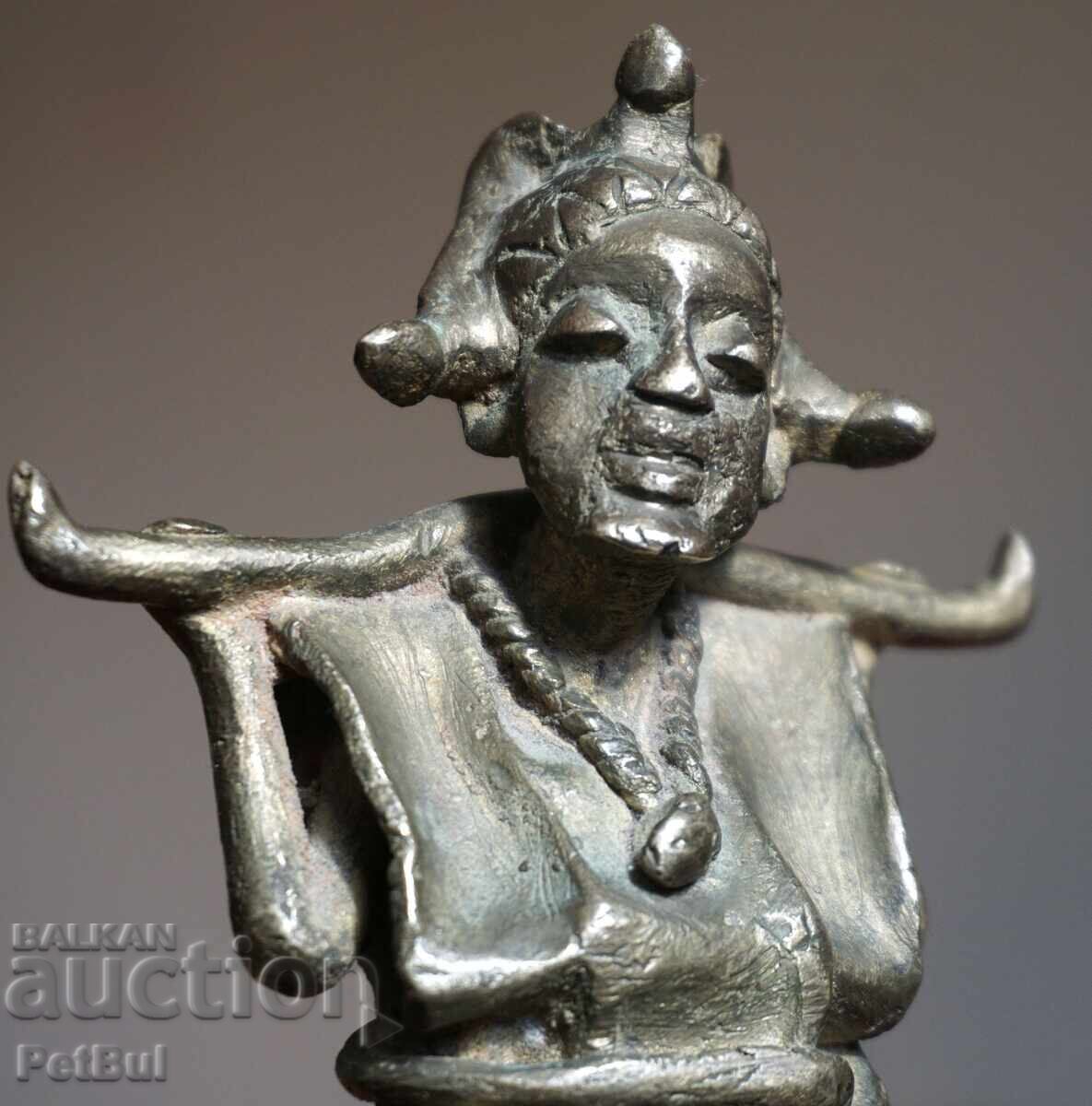 Стара Бронзова Статуетка - Авторска Малка Пластика - 1950те с цена € 349.99 | 684.52 лв. Стара Бронзова Статуетка - Авторска Малка Пластика - 1950те с цена € 349.99 | 684.52 лв.