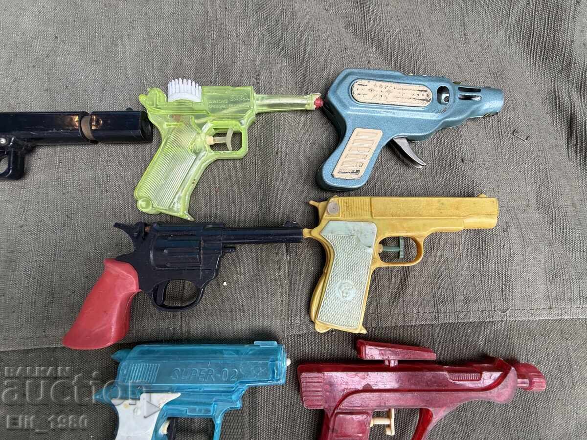 Аукцион Лот Детски Пистолети от соца Аукцион Лот Детски Пистолети от соца