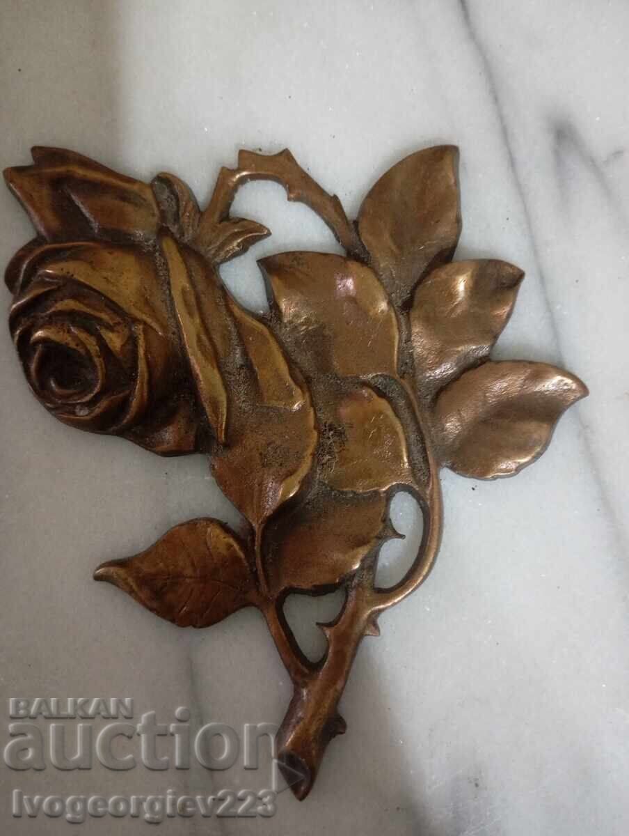 Aplicație barocă - trandafir cu preț € 23.01 | 45.00 BGN